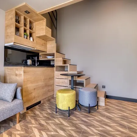 Trend Cycle Aparthotel