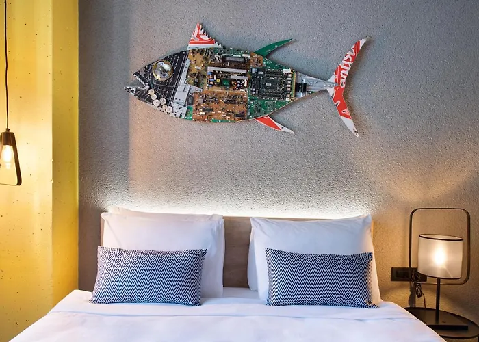 מלון דירות Trend Cycle 4*